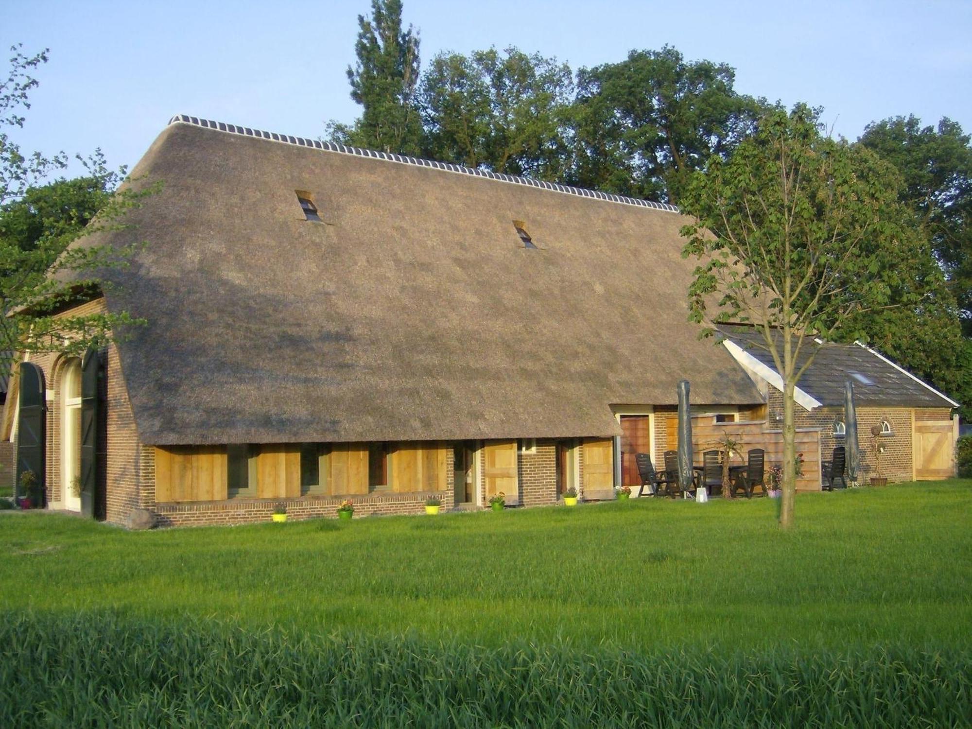 Quaint Farmhouse In Geesteren With Meadow View Exterior foto