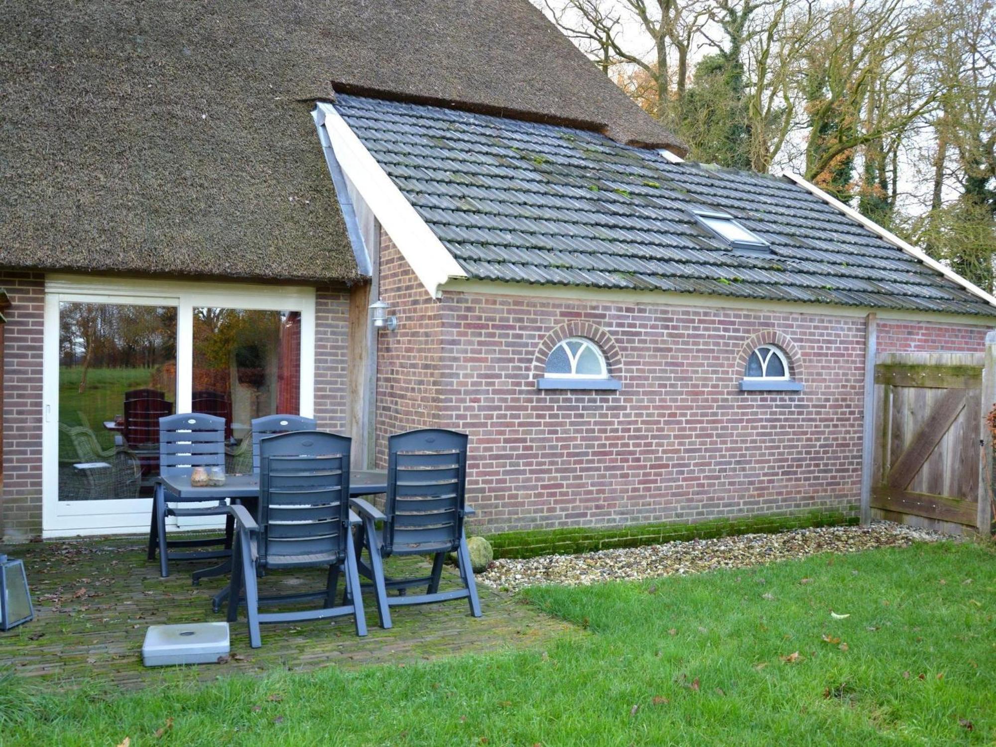 Quaint Farmhouse In Geesteren With Meadow View Exterior foto